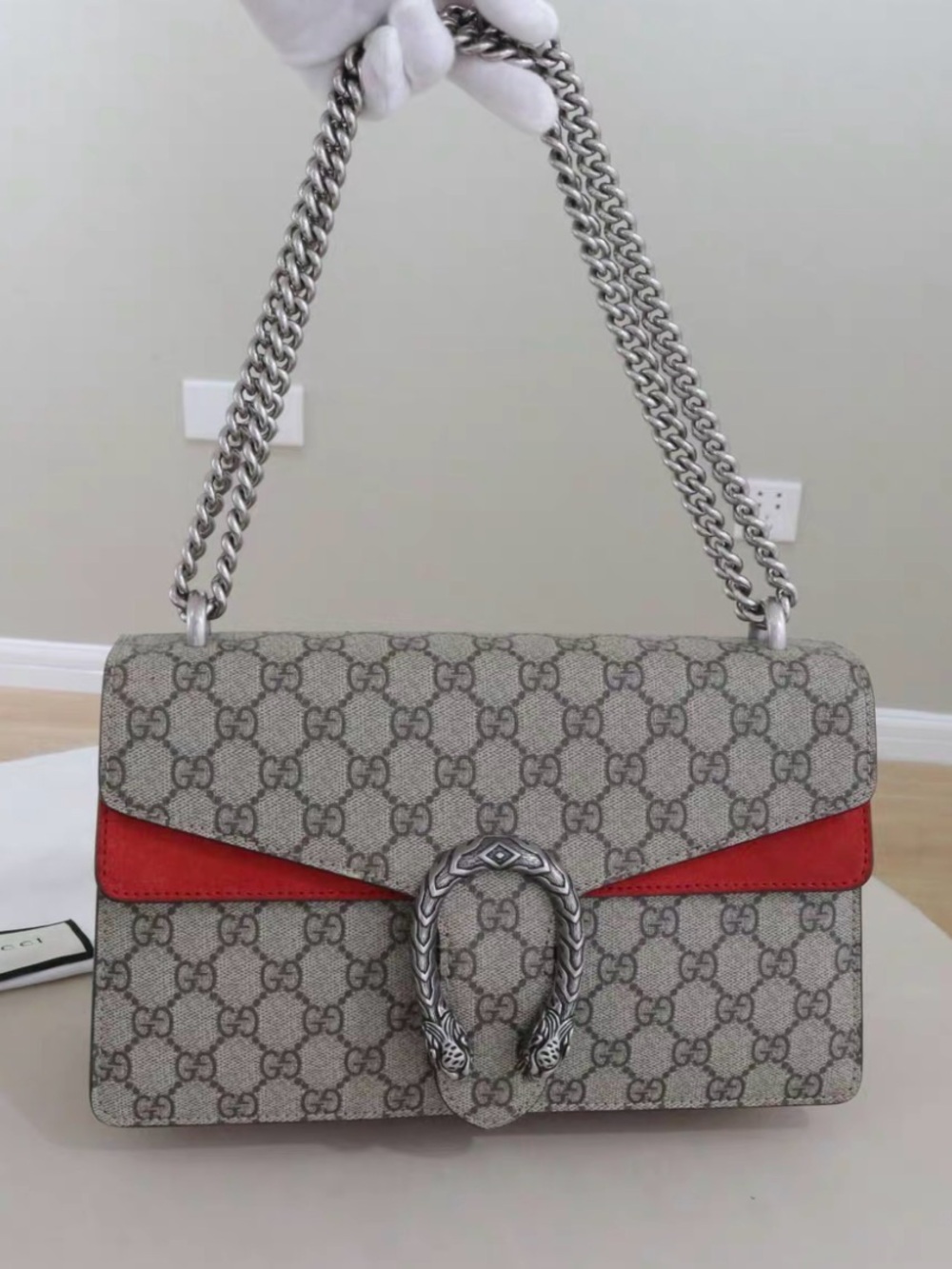 🚩steal Gucci Beige GG Supreme Shoulder Bag with Red Trim
